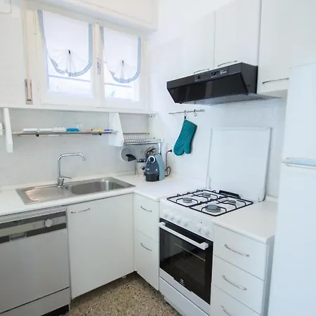 Appartamento Grande Bilocale Con Giardino E Posto Auto Privato Comodo Al Mare Varazze