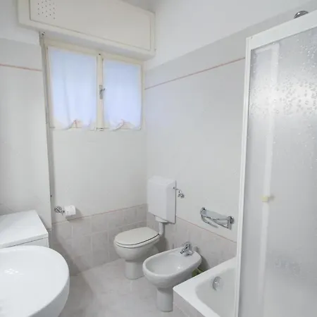 Appartamento Grande Bilocale Con Giardino E Posto Auto Privato Comodo Al Mare