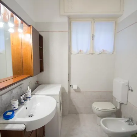 Appartamento Grande Bilocale Con Giardino E Posto Auto Privato Comodo Al Mare Varazze