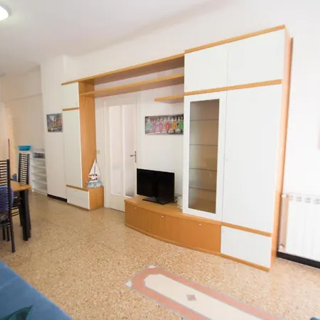 Appartamento Grande Bilocale Con Giardino E Posto Auto Privato Comodo Al Mare *