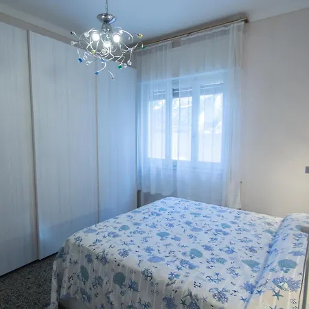 Appartamento Grande Bilocale Con Giardino E Posto Auto Privato Comodo Al Mare