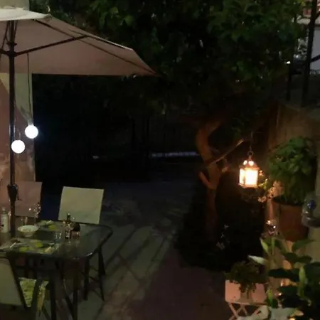 Appartamento Grande Bilocale Con Giardino E Posto Auto Privato Comodo Al Mare Varazze