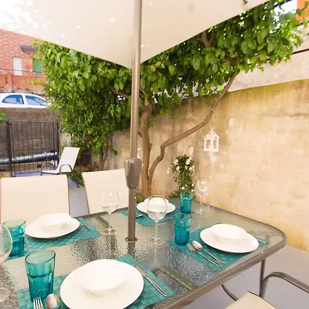 Grande Bilocale Con Posto Auto Privato E Giardino Apartament