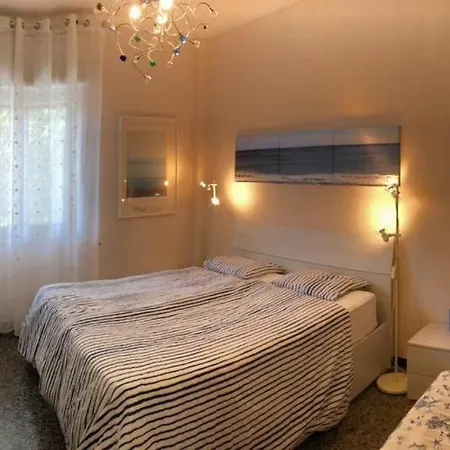 Grande Bilocale Con Posto Auto Privato E Giardino * Varazze