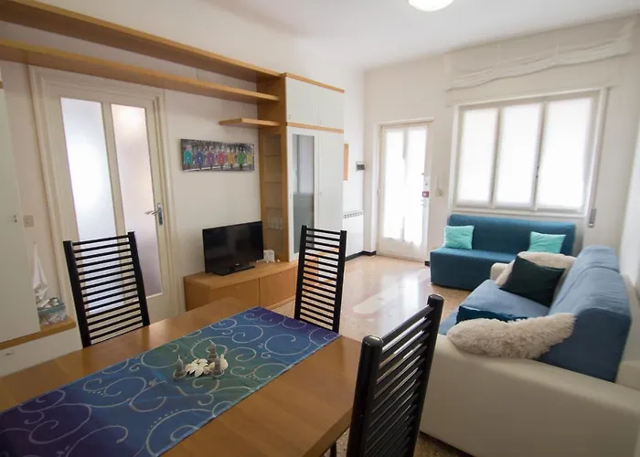 Grande Bilocale Con Posto Auto Privato E Giardino