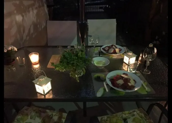 Grande Bilocale Con Posto Auto Privato E Giardino